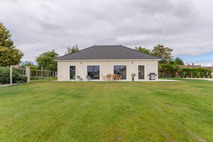 Location de vacances pour 6 personnes, avec terrasse à Saint-Lyé - 3