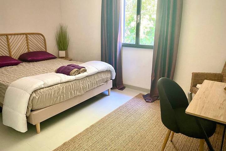 Provence Verte, Gite familial, Spa, 4 ch, 9 p, Climatisé, vue,  piscine chauffée in Carcès, Région de Brignoles