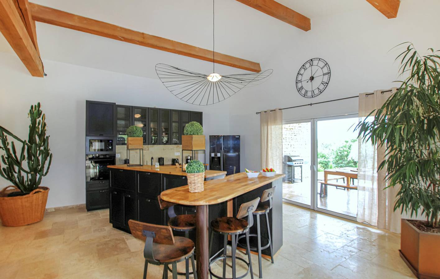 Appartement confortable avec piscine et Wi-Fi près de Grignan in Grignan, Région de nyons