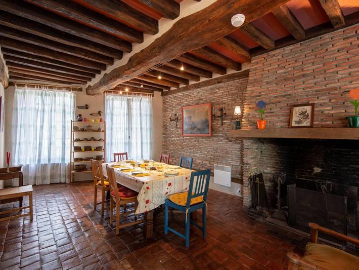 Gîte de charme avec cour et jardin, proche château, cheminée, ping-pong, draps inclus in Bellegarde (Loiret), Région de Montargis
