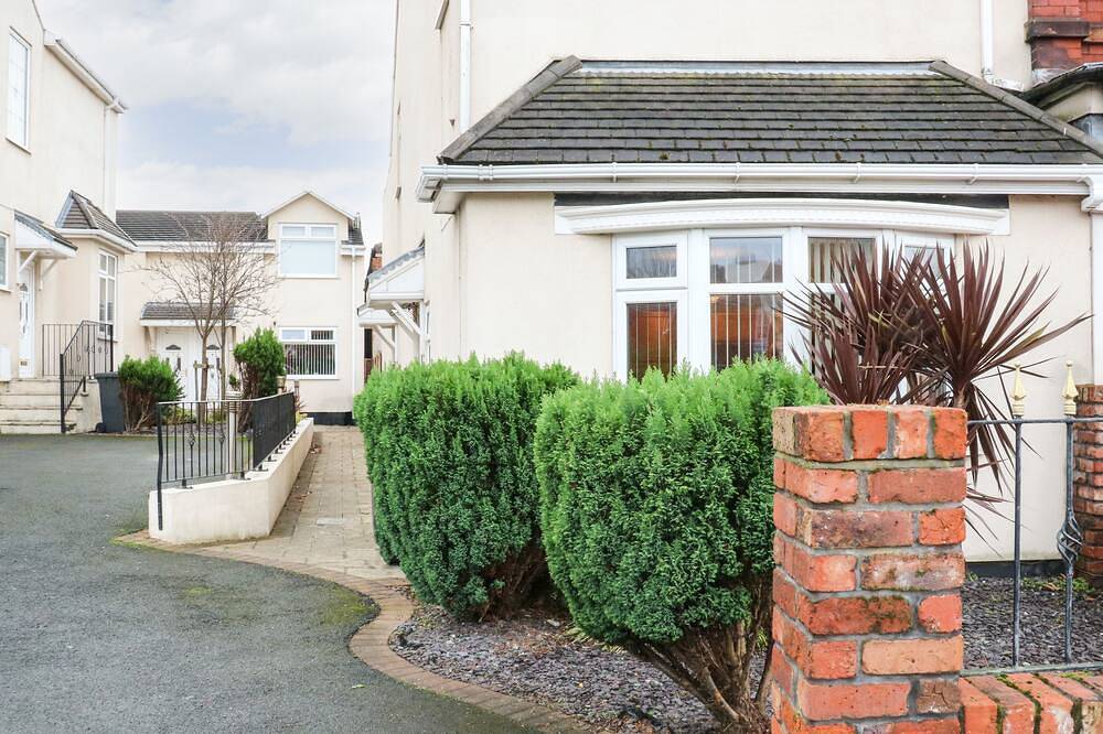 Bella Vita, pet friendly, with a garden in Southport in Southport (Merseyside), Merseyside