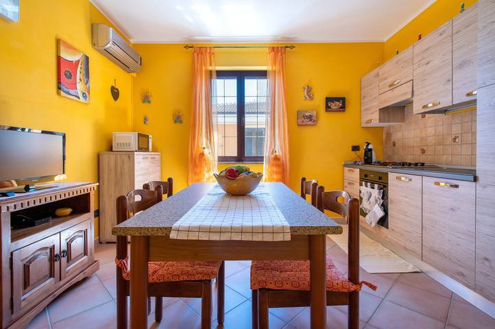 Casa vacanze 'Appartamento La Casa di Patty con vista mare, terrazza condivisa e aria condizionata in Sennori, Provincia di Sassari