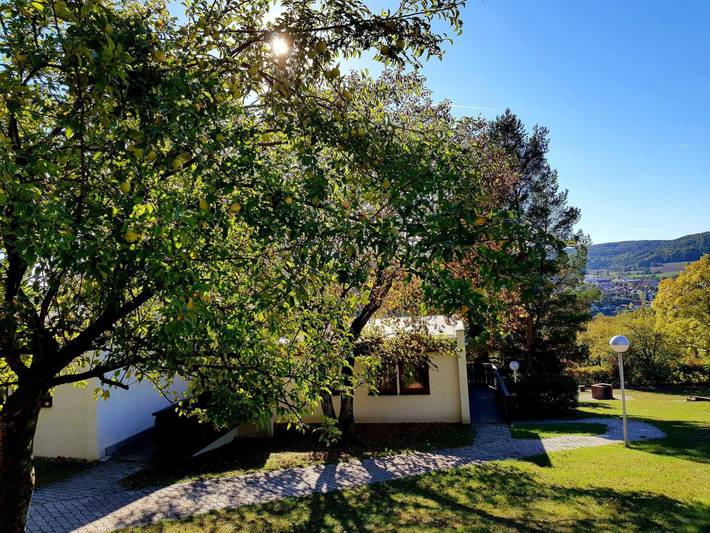 Bungalow für 4 Personen, mit Ausblick und Garten sowie Terrasse, kinderfreundlich in Franken - 2