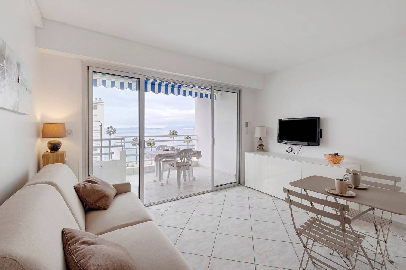 Juan les Pins, apartamento frente al mar 2P Le Tropiques in Juan-les-Pins, Antibes