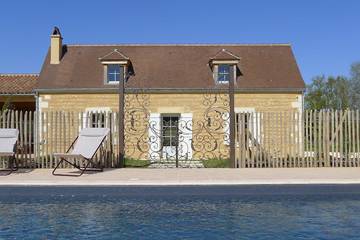 Gîte pour 6 personnes, avec jardin et terrasse, animaux acceptés à Prigonrieux