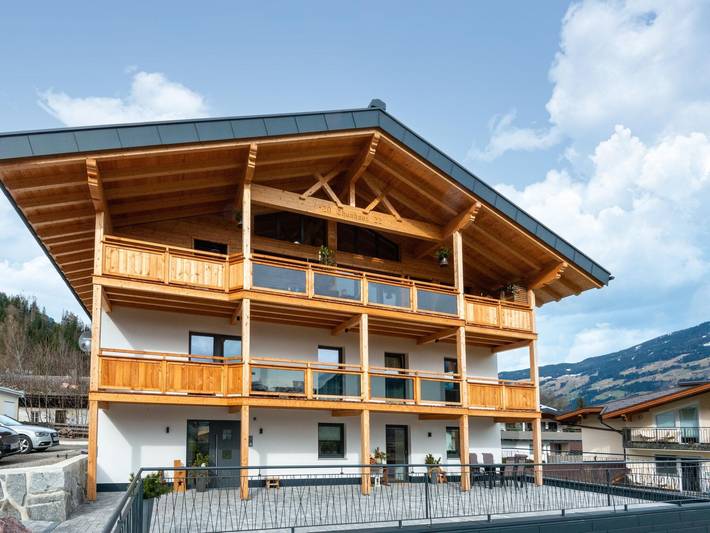 Ferienwohnung für 6 Personen, mit Balkon und Terrasse in Uderns