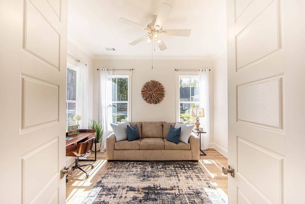 Lakefront, 6 bedroom 5.5 bath with pool, game room and fire pit- sleeps 14 in Lake Oconee