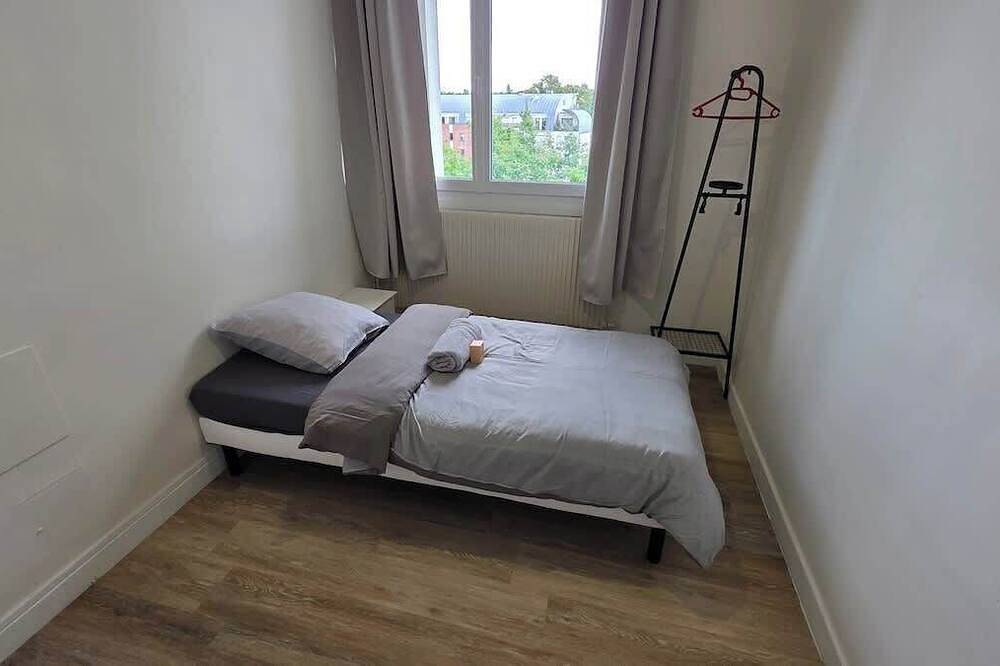 Entire apartment, Cosy place d'Armes au 3eme etage in Douai, Department Nord