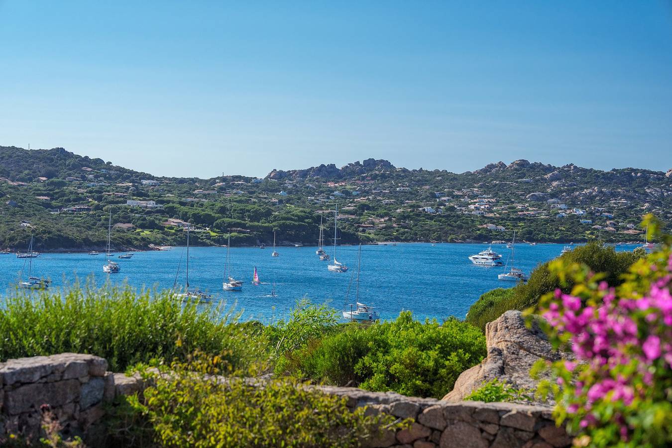Ferienhaus 'Residenz La Virginia' mit Meerblick, privater Terrasse und eigenem Garten in Palau (dorf), Palau (Sardinien)