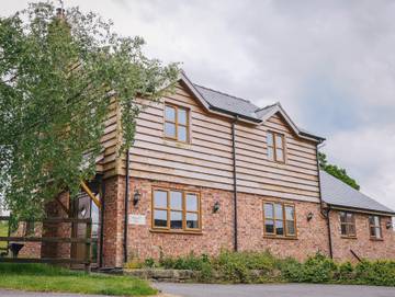 Holiday Rental for 7 People in Macefen, Cheshire, Photo 2