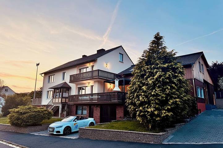 Villa für 17 Personen, mit Garten und Whirlpool - 1