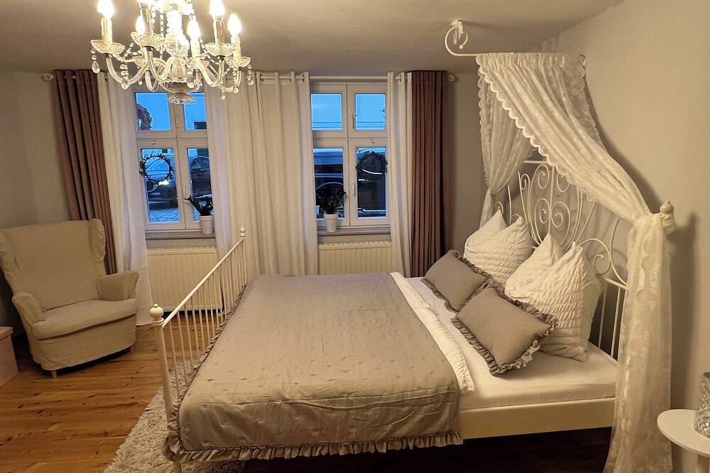 Appartement entier, Romantische Ferienwohnung im Herzen von Rheinsberg in See und Schloss Nähe in Rheinsberger See, Rheinsberg