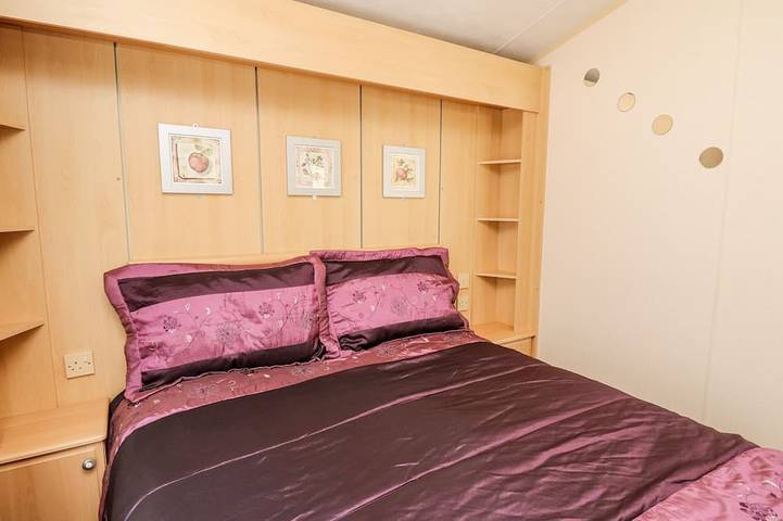The Lodge, pet friendly, country holiday cottage in Pontyates in Carmarthenshire