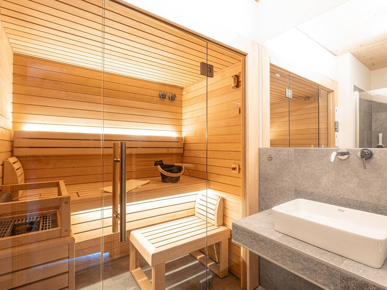 Ganze Wohnung, Geräumiges Apartment mit Sauna in Haus, Schladming-Dachstein