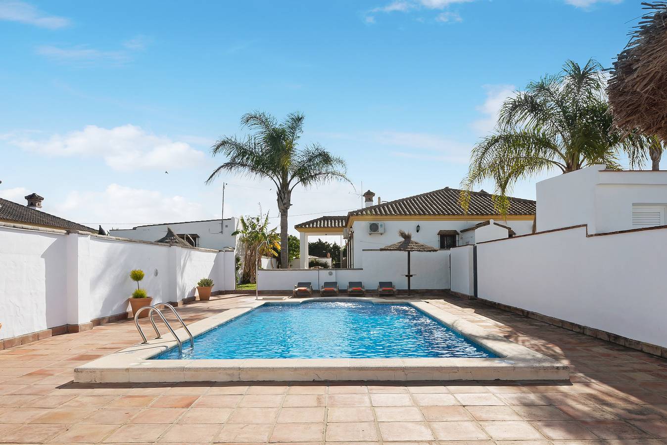 Charming Home Casa Villanueva 4 with Private Pool, Garden & Wi-Fi in Conil De La Frontera, Costa De La Luz