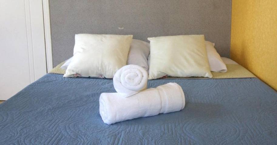 Location de vacances pour 8 personnes, avec terrasse ainsi que jardin et piscine dans Saint-Loup-de-Naud - 3