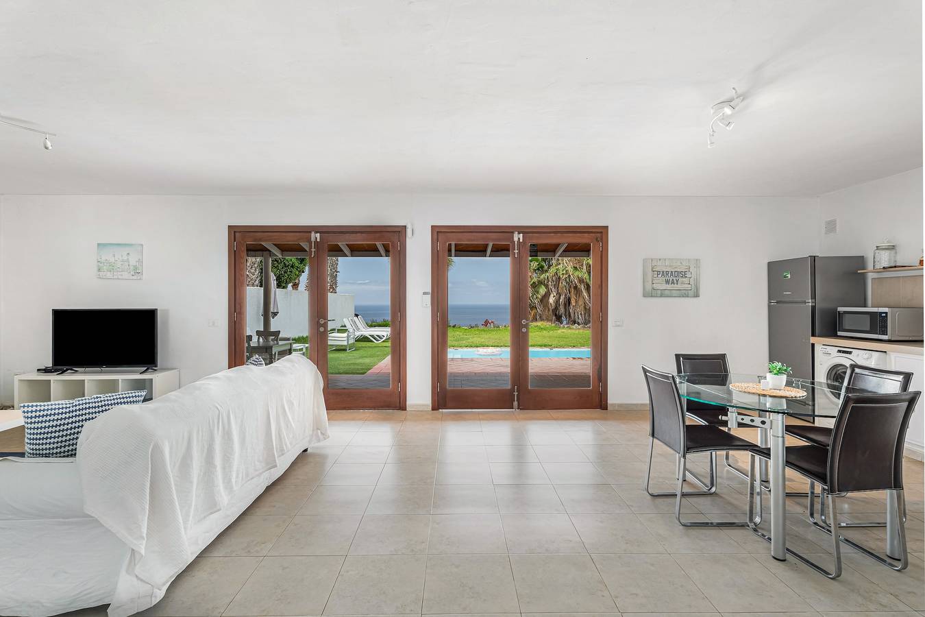 Villa 'Cassis' with Sea View, Private Pool and Wi-Fi in Adeje, South Tenerife