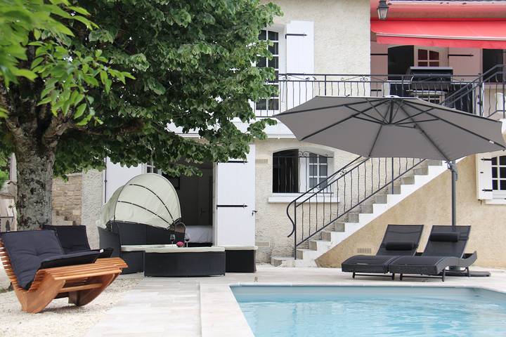 Cottage pour 13 personnes, avec jardin ainsi que balcon et piscine à Boutiers-Saint-Trojan