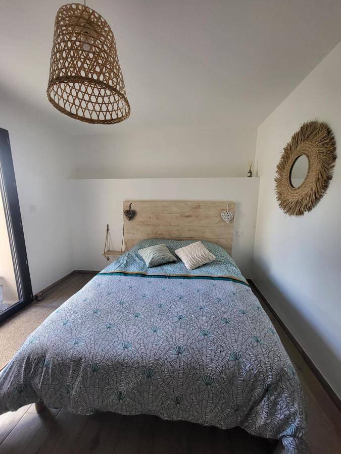 Cottage pour 2 personnes, avec vue ainsi que terrasse et jardin à Les Pujols