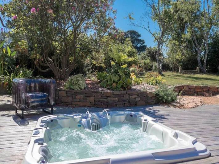 Location de vacances pour 10 personnes, avec jacuzzi ainsi que balcon et jardin, adapté aux familles dans Ploumanac'h - 3