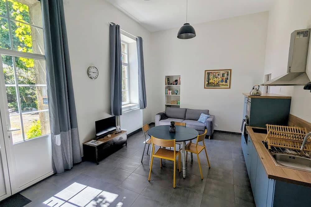 \"La Bone École\" guesthouse - La Récré in Les Landes-Genusson, Loire-Tal