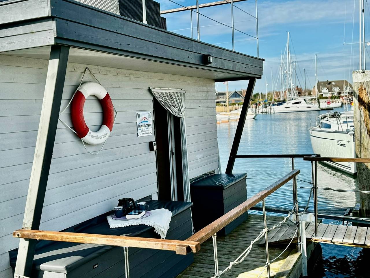 Hausboot Sundowner - Huus & Meer in Großenbrode, Mecklenburger Bucht