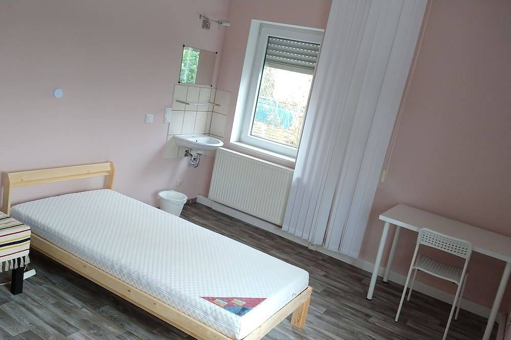 Ganze Wohnung, Ferienwohnung Finca Rossini in Fuldatal, Hessisches Bergland
