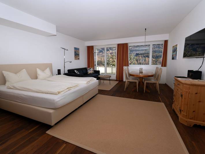 Ferienwohnung für 2 Personen, mit Balkon und Pool sowie Sauna
