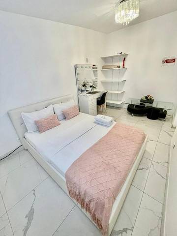 Cottage pour 2 personnes, avec jardin et vue dans Menucourt