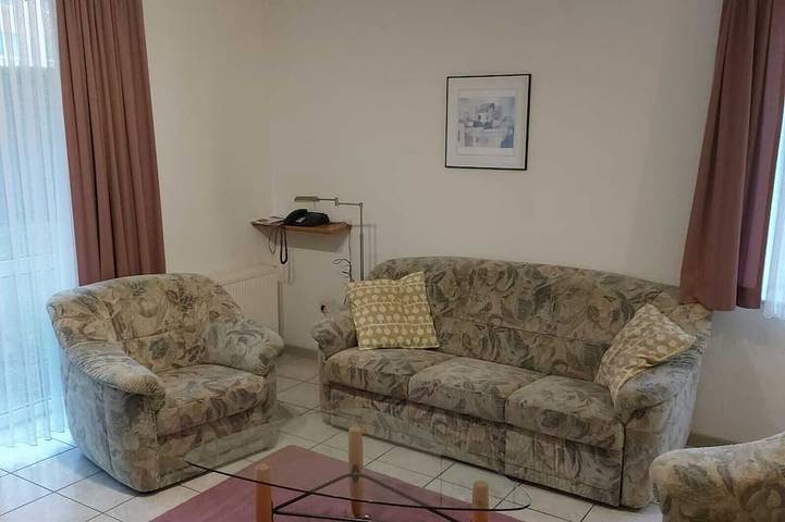 Ferienwohnung für 2 Personen, mit Terrasse und Garten sowie Sauna in Bad Driburg