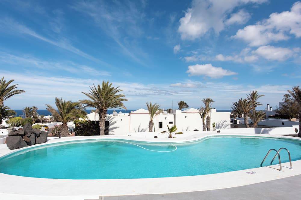 Ganze Wohnung, Fkk-Apartment in Villa Blanca, 4 mit Schwimmbad und zwei Schlafzimmer in Charco del Palo, Haría