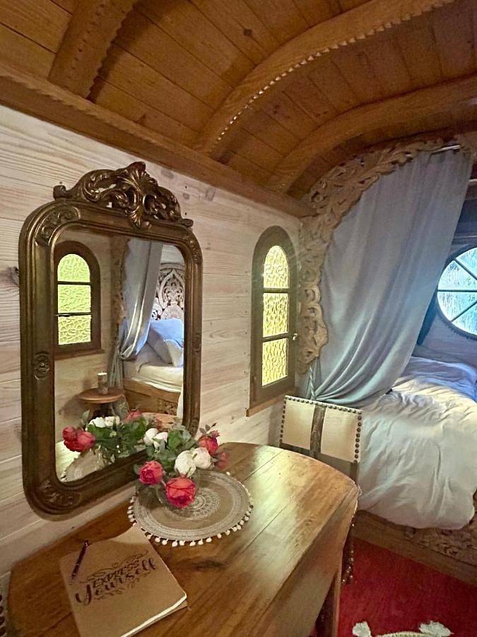 Tente pour 2 personnes, avec jardin ainsi que vue et piscine dans les Bouches-du-Rhône - 2