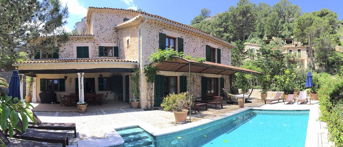 Holiday rental for 8 people, with Terrace and Garden as well as Pool in Deià
