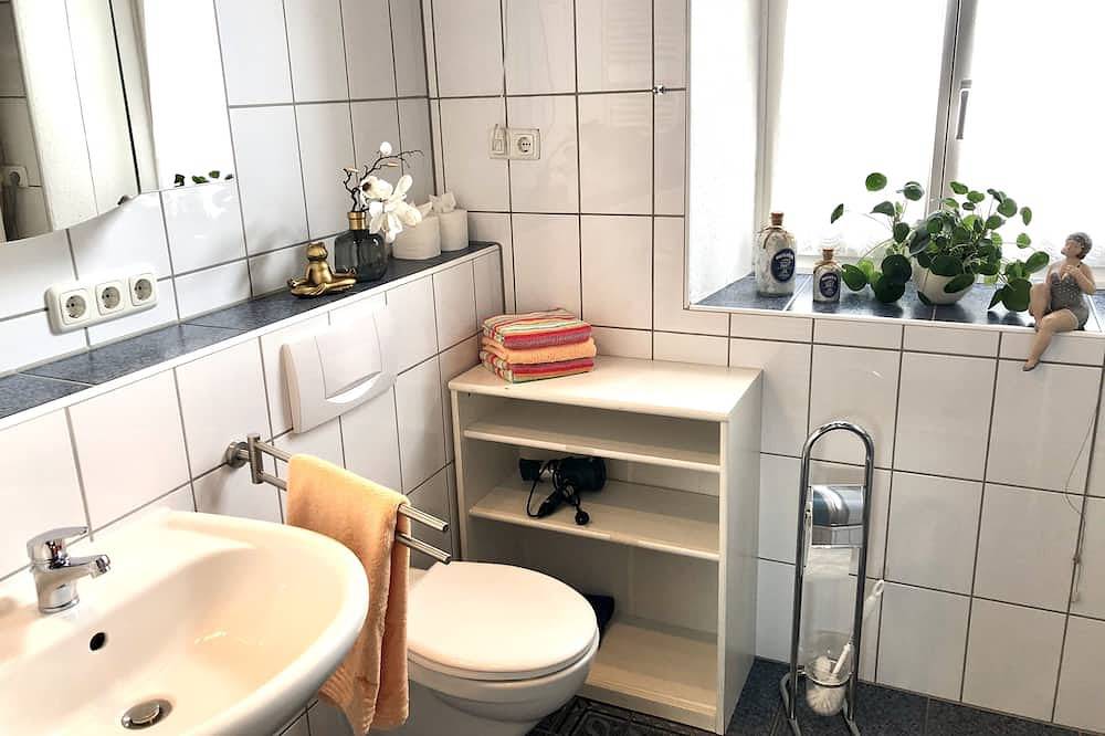 Ganze Wohnung, Zentral gelegene, große Ferienwohnung; kostenloser Pkw-Stellplatz inklusive! in Bamberg, Fränkisches Weinland