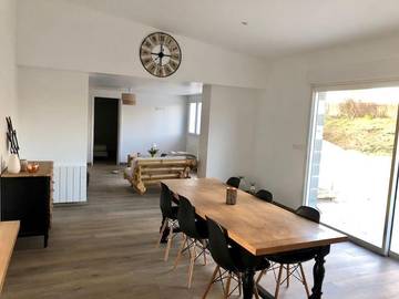 Gîte pour 4 personnes, avec jardin et terrasse à Gurgy
