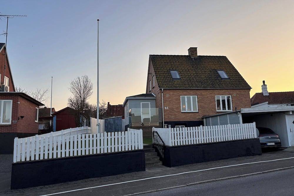 Entire apartment, Cozy holiday apartment located by Tejn harbor in Tejn, Allinge