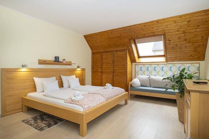 Ferienwohnung für 4 Personen, mit Pool und Garten sowie Balkon in Heviz