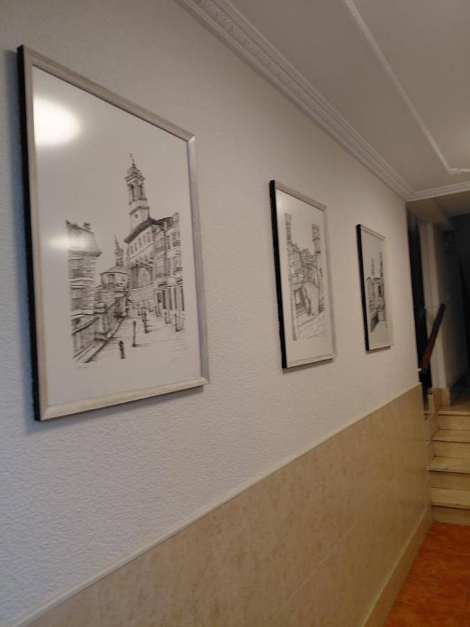 Triple Room with Private Bathroom in Vitoria-Gasteiz, Chaîne Cantabrique
