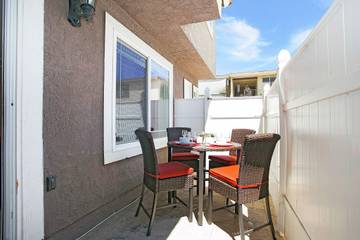 Loft for 5 Guests in Costa Mesa, Orange County, Picture 3