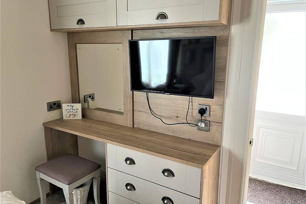 Sunflower -  premier dog-friendly caravan on Rockley Park in Poole, Poole Harbour