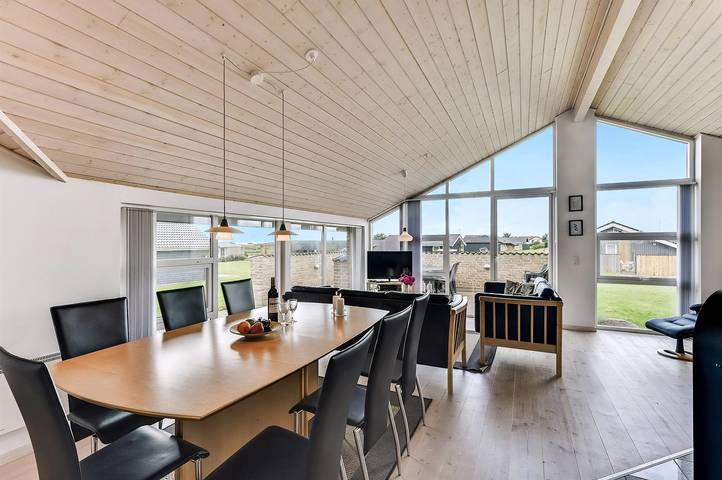 Amazing home in Vinderup w/ Wifi, 3 Bedrooms and Sauna in Ejsingholm, Limfjord in Westjütland
