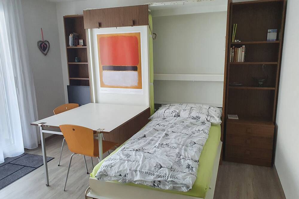 Ganze Wohnung, Gemütliches, günstiges Studio mit Terrasse in Emmetten, Vierwaldstättersee