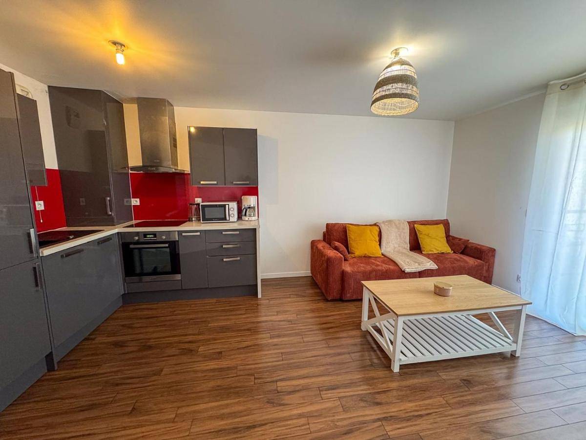 Appartement entier, House Novo Appt 10min de Paris Centre in Aulnay-sous-Bois, Seine-Saint-Denis