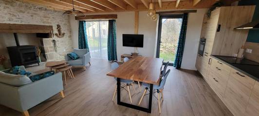 Gîte pour 2 personnes, avec jardin à Kernilis