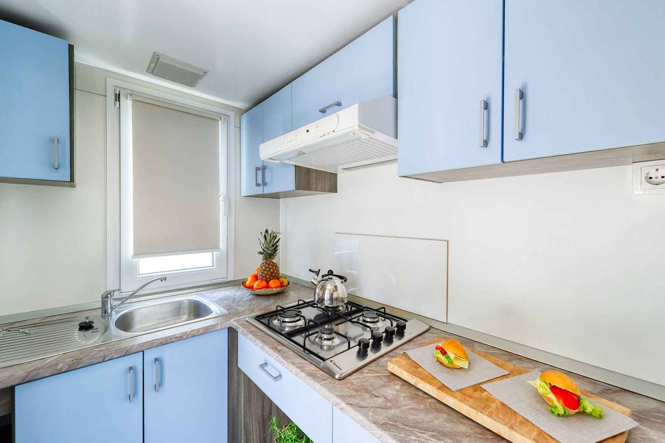 Casa mobile con aria condizionata, terrazza e piscina  in San Benedetto (Peschiera del Garda), Peschiera del Garda