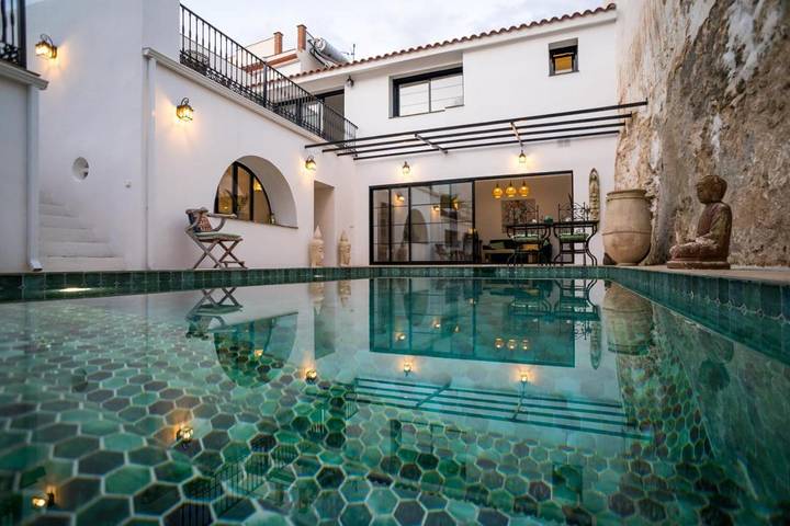 Alojamiento y desayuno para 2 personas, con Terraza además de Jardín y Piscina en Alhaurín el Grande