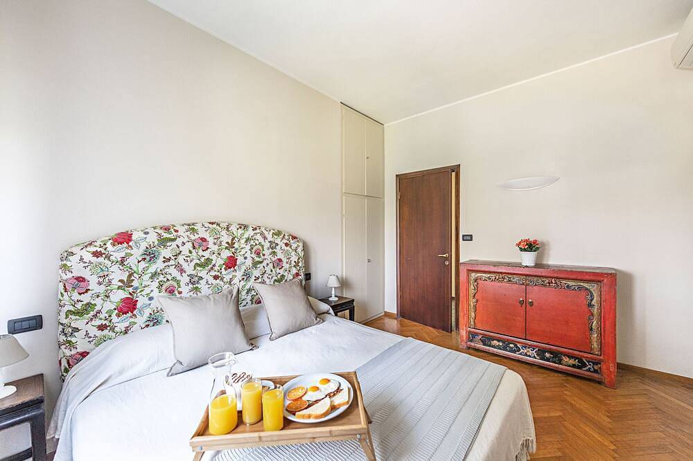 Villa Elisa mit Schwimmbad in Padenghe sul Garda, Gardasee-Berge