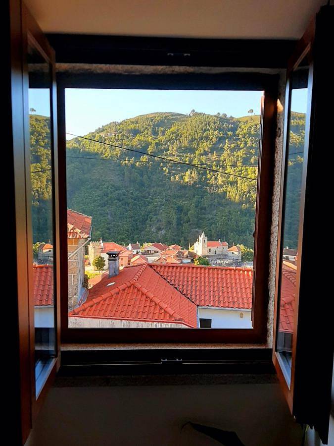 Location de vacances pour 4 personnes, avec vue et jardin, animaux acceptés dans Sistelo - 2