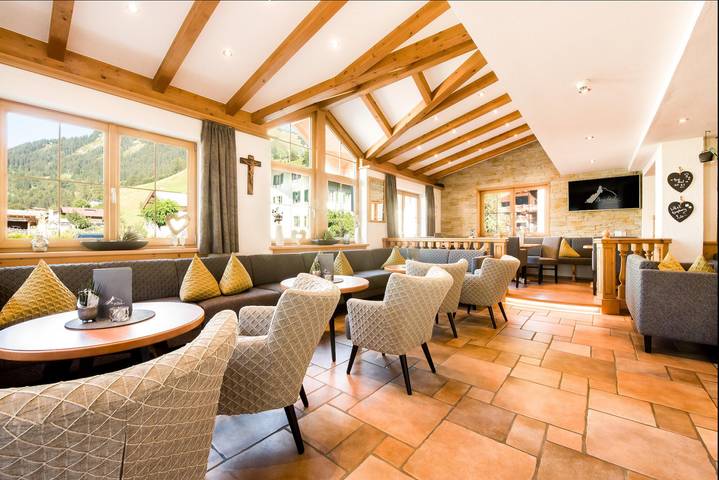Superiorzimmer Deluxe Halbpension in Holzgau, Allgäuer Alpen (Österreich)
