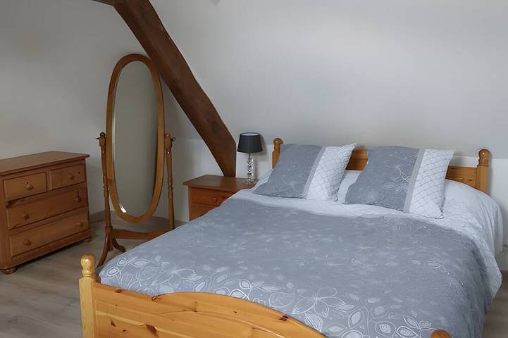 Location de vacances pour 7 personnes, avec Terrasse ainsi que Jardin et Piscine à Magny-le-Désert - 4
